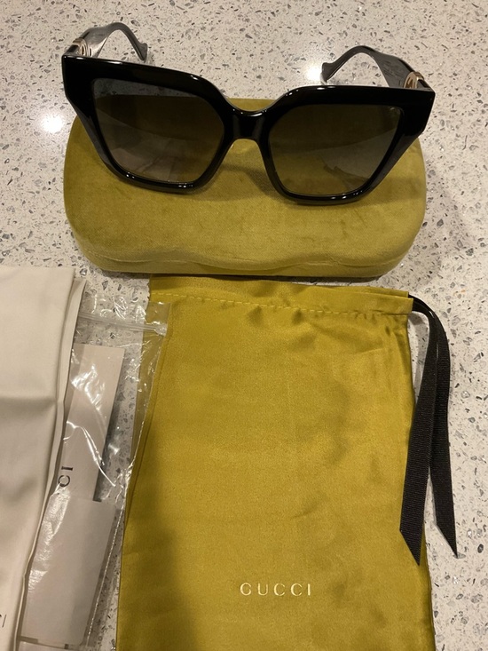 Gucci Accessories - Gucci Authentic Black Frame Sunglasses